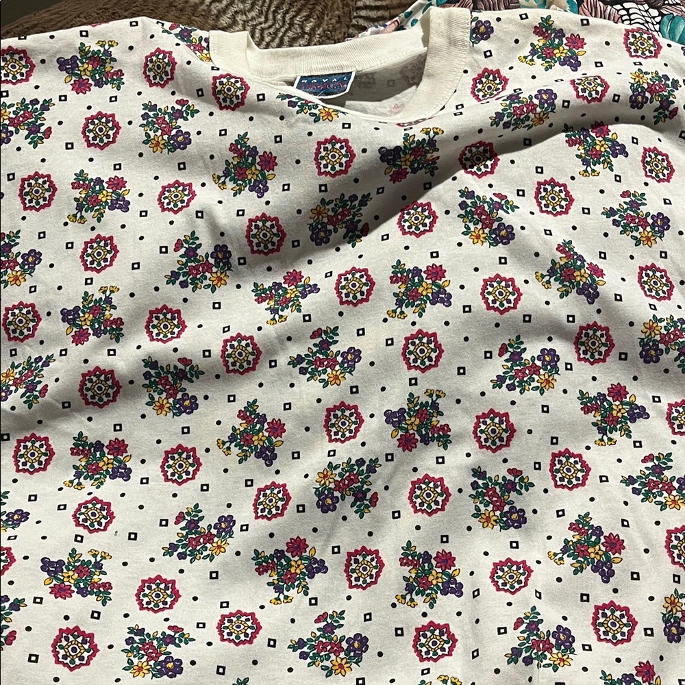 Vintage  nwt  sz 2X Floral t shirt